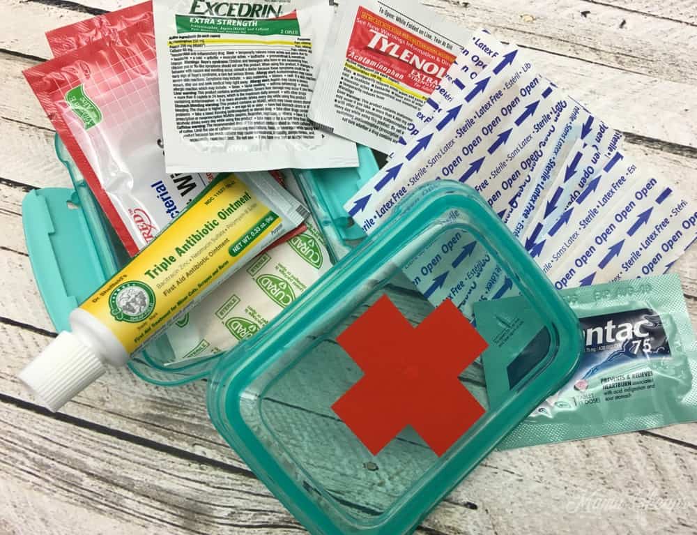 Diy Dollar Mini First Aid Kits Mama S - Diy First Aid Kit For Car