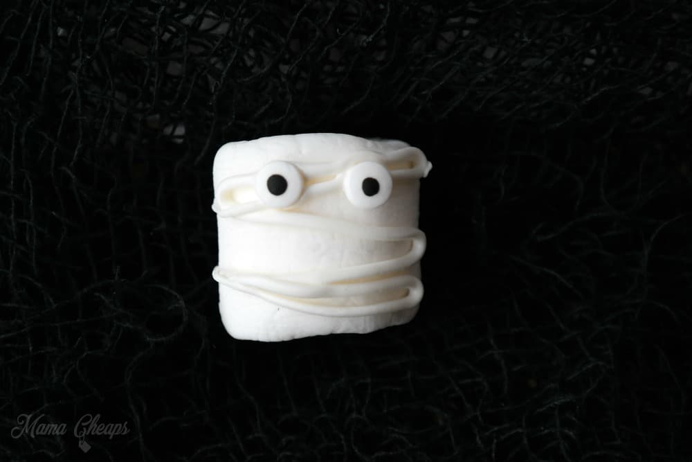 Marshmallow Mummy Treat