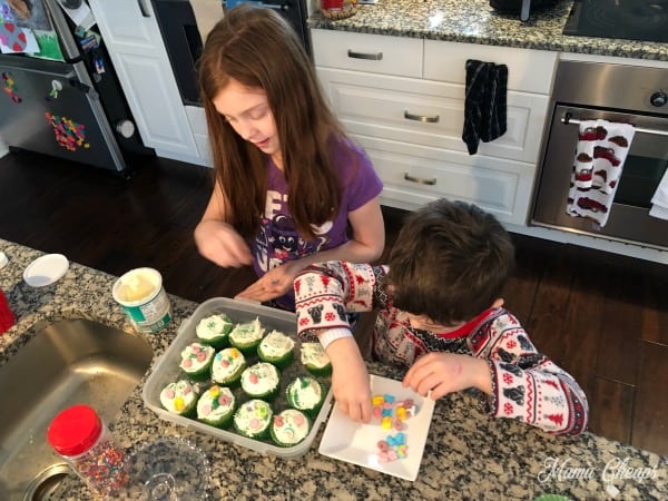 Kids Decorating Cupcakes